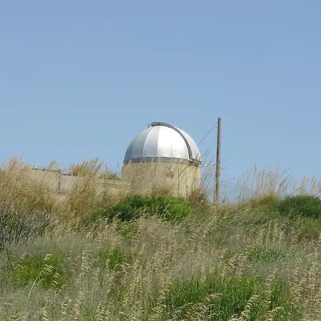 Sunny Courtyard * بيومبينوا