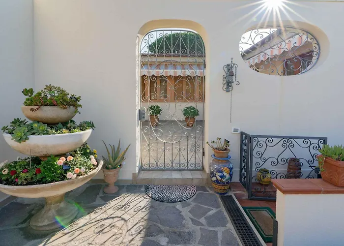 Sunny Courtyard * Piombino