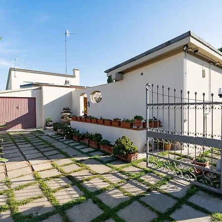 Lägenhet Sunny Courtyard Piombino