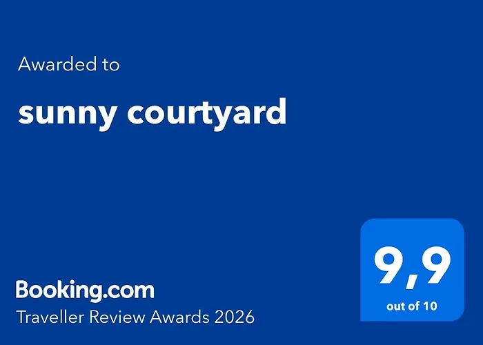 شقة Sunny Courtyard